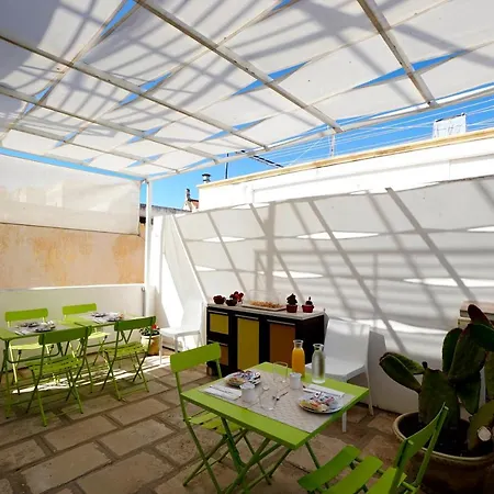 Bed & Breakfast Elamar & 3*